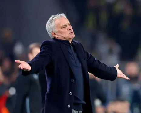 SL Benfica Pursuing Negotiations to Appoint José Mourinho Post Termination of Former Manager