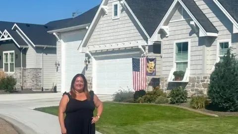 Might the American Interest Rate Reduction Stimulate the Housing Sector?