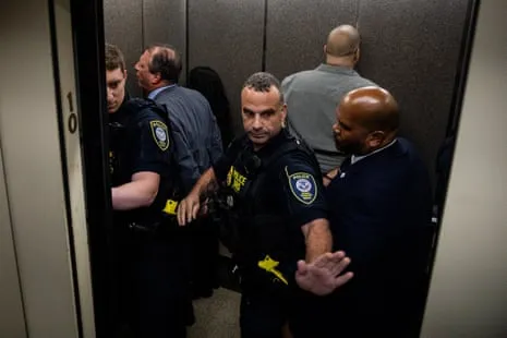 NY Lawmakers Arrested While Preventing Ice Entryway to Federal Complex